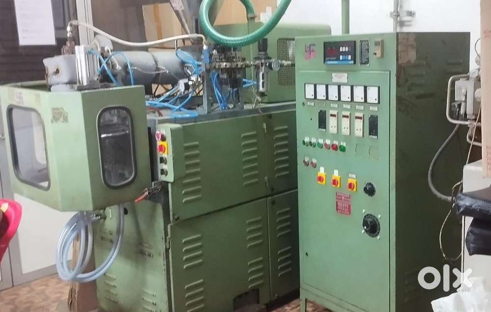 Plastic Blow Moulding Machine