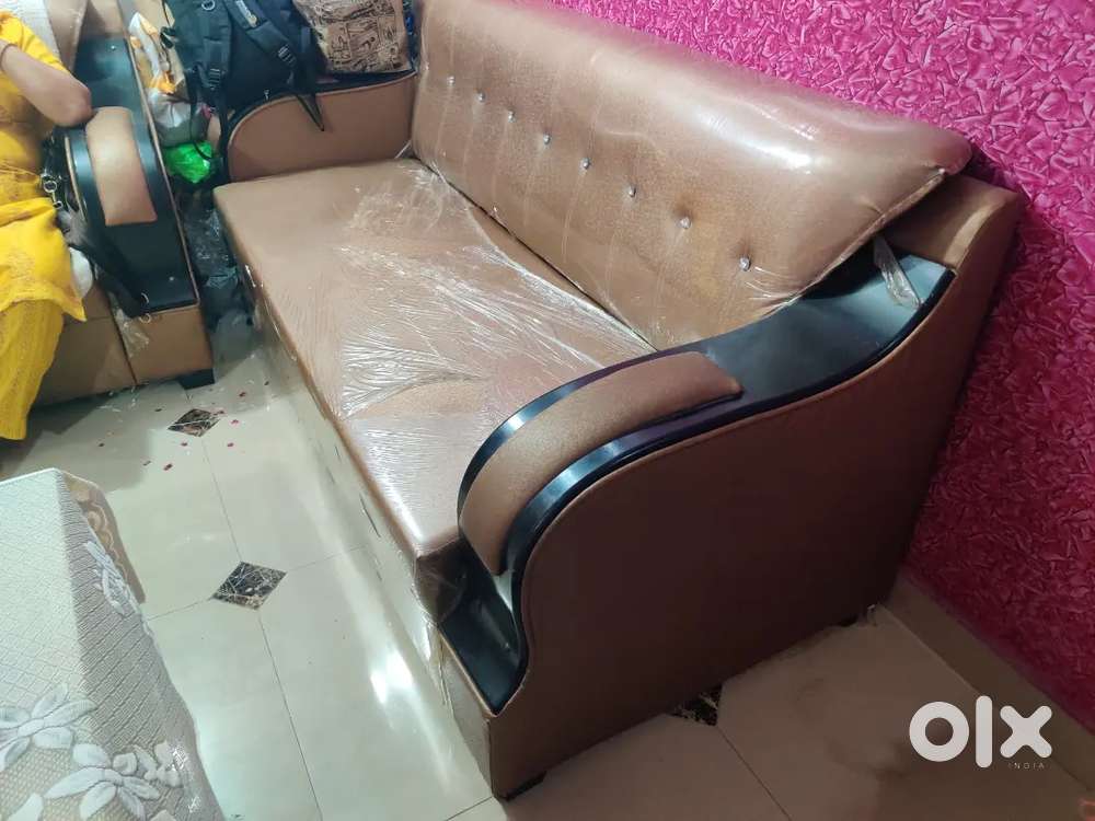 5 Seater Sofa Set with Table: Almost New for Sell Only Rs.35,000