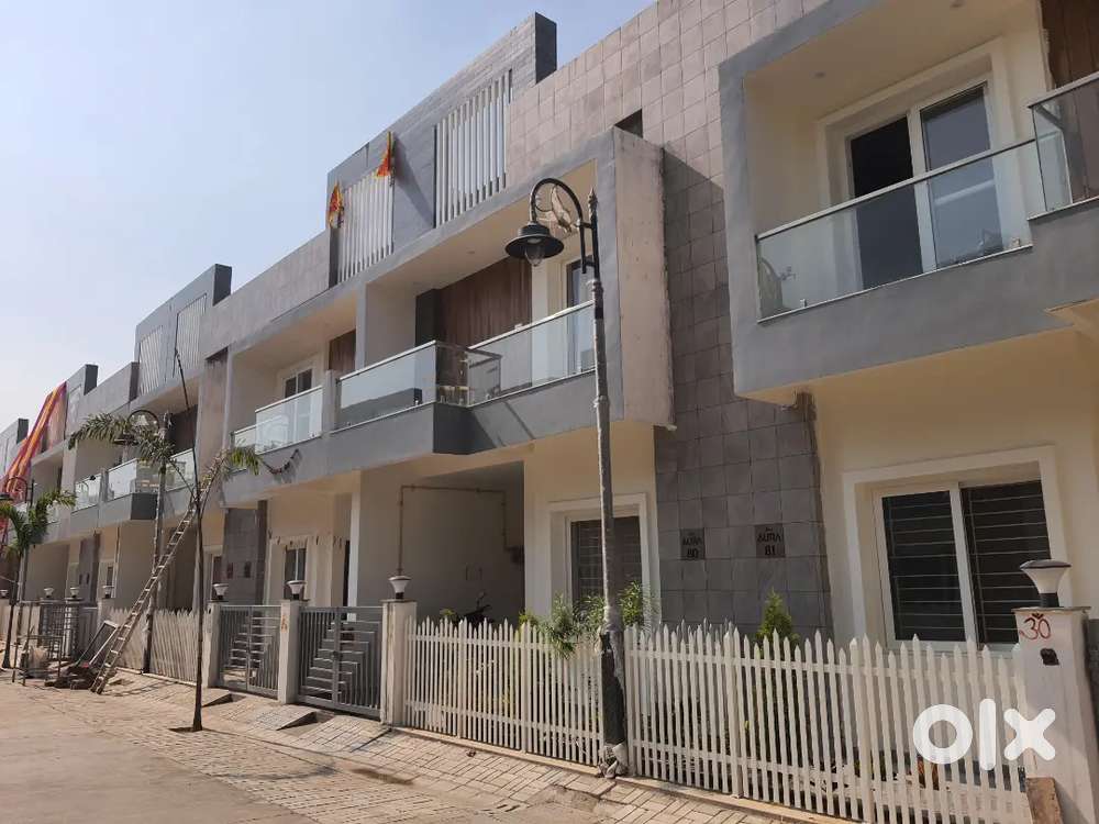 Gated Society JHM Aura