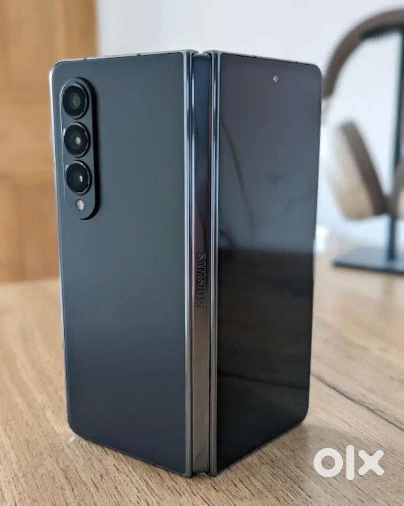 Samsung galaxy fold 4 with inner screen not working