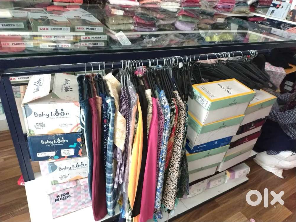 Soroom display and hang set cauntar soroom and retailers store ple con