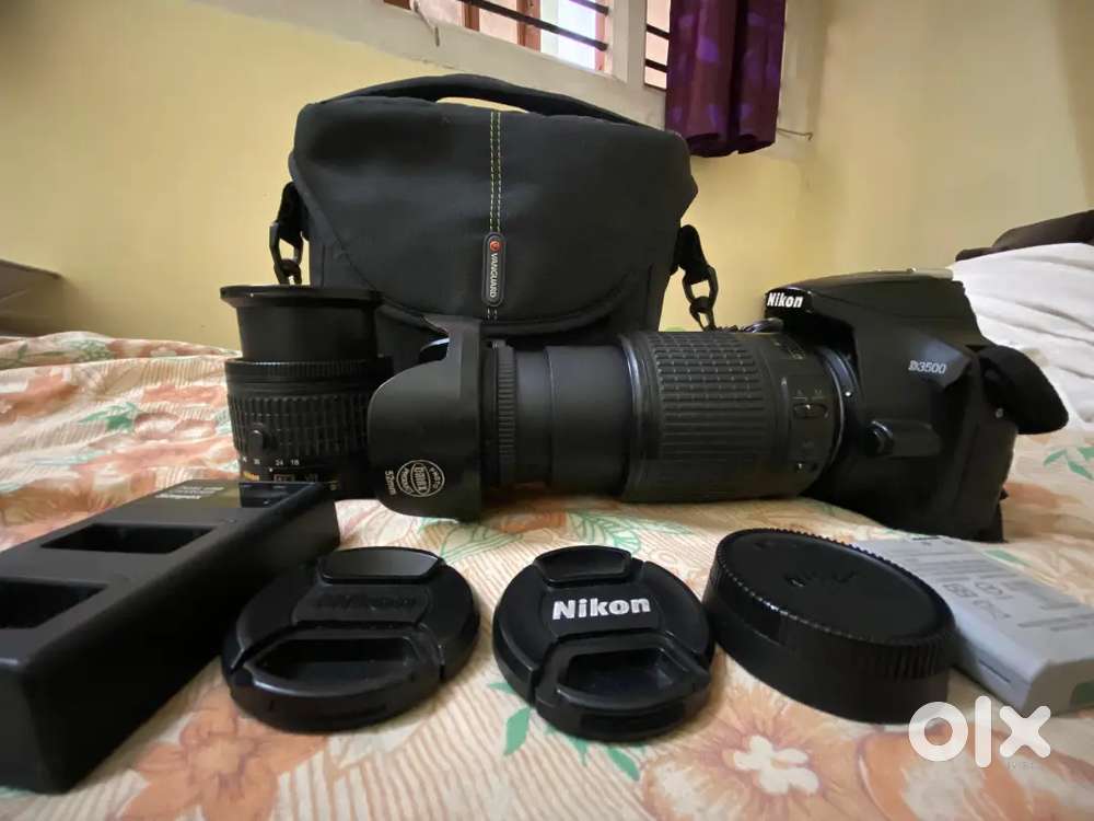 Nikon d3500 double lens camera