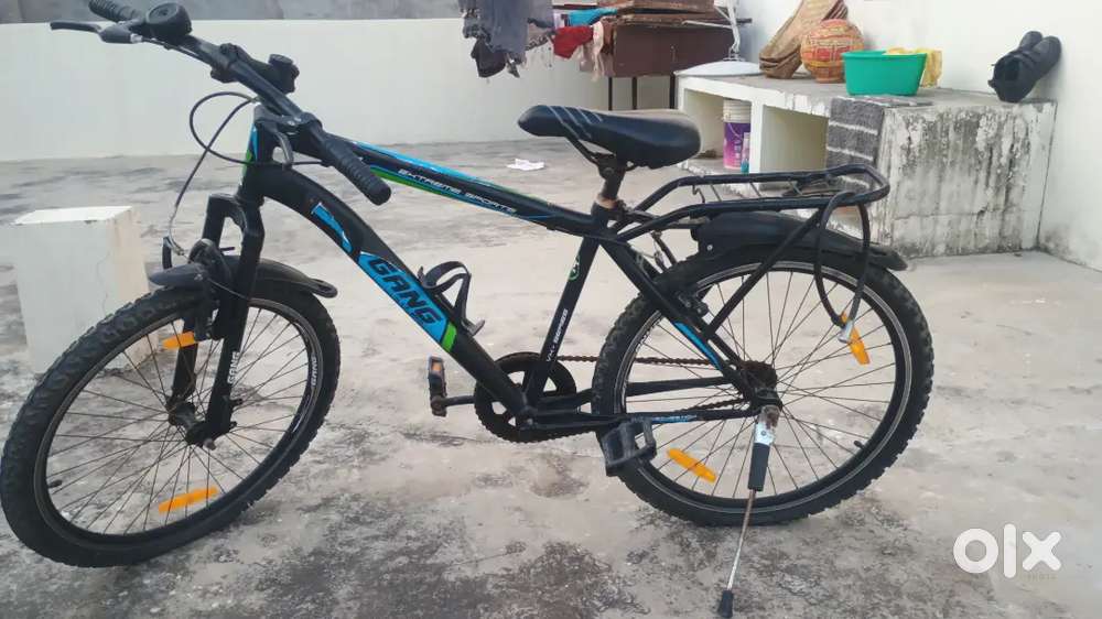 THE CYCLE IS IN RUNNING CONIDITION AND IT IS 1 YEAR OLD