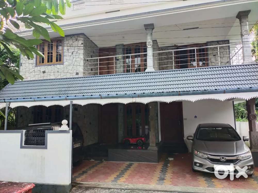 House for sale at Aluva