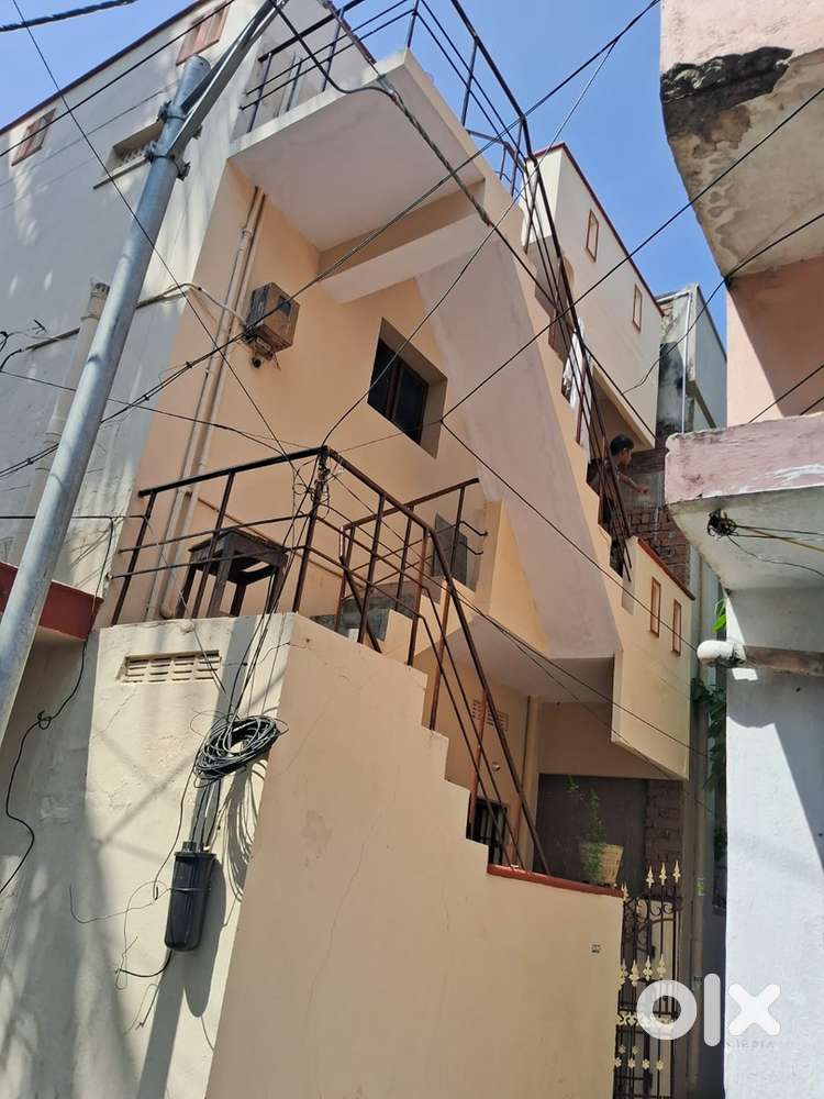 Kakinada WARF ROAD independent house for small families with 2 floors