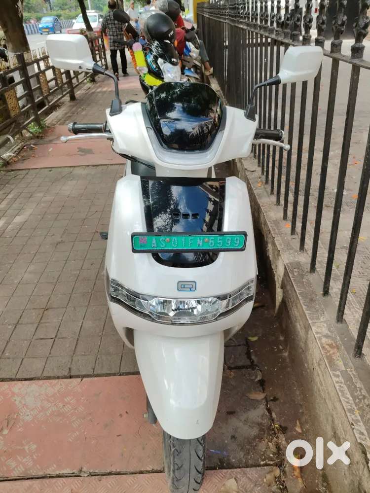 Tvs iqube 3.4 kilowatt battery 2023 model, single charge 105 km range