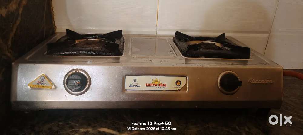 Gas stove little old but working perfectly fine
