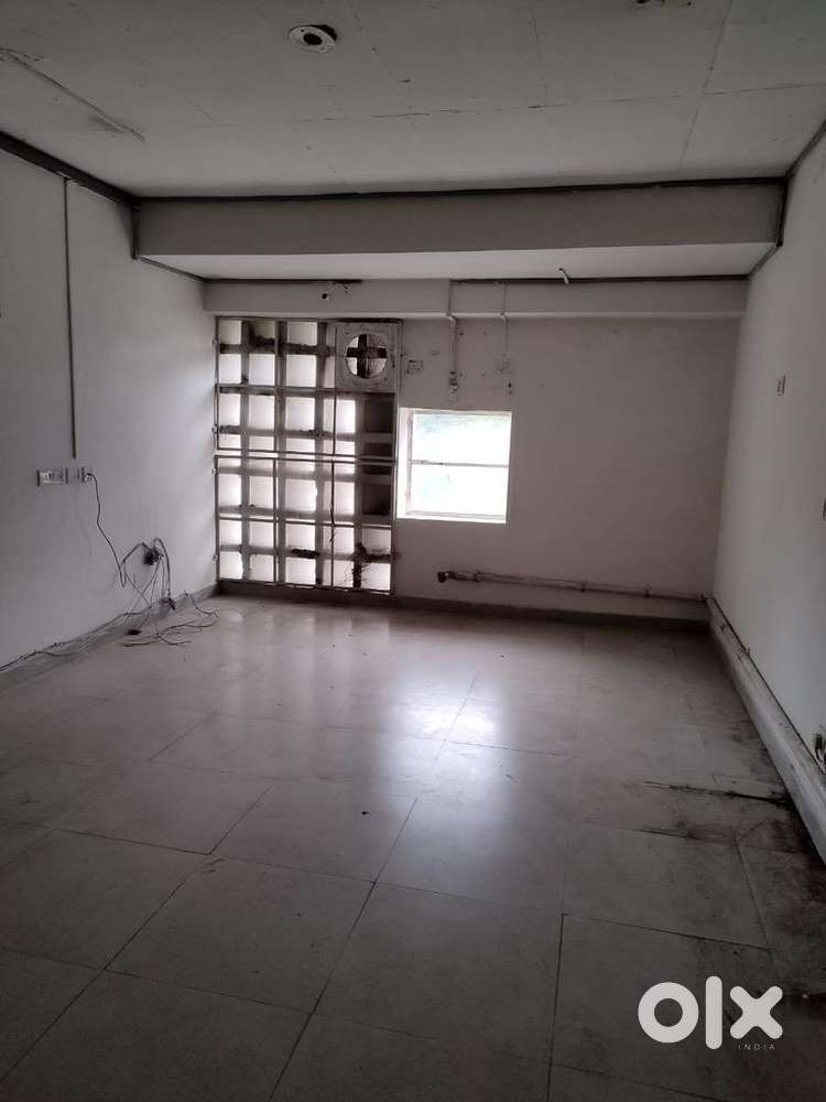 800 sq feet space available for rent sector 16 chd
