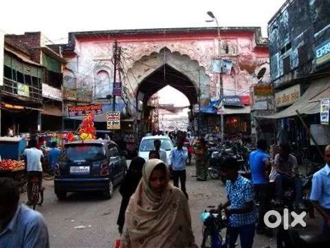 Chowk ghantaghar near darre shop for sale