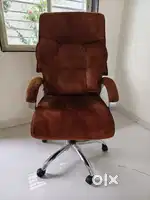 Brown colour Boss Chair Large size