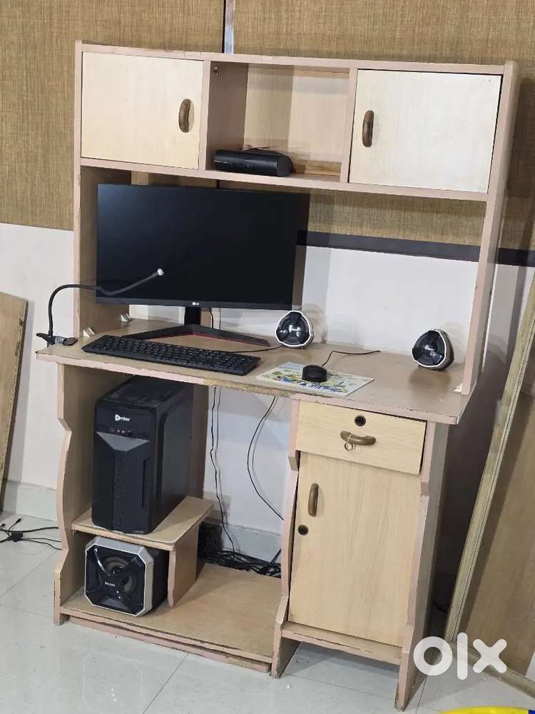 Study table/computer table