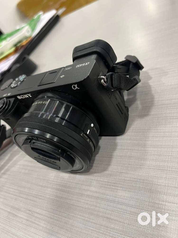 Sony a6400 with kit lens and bag