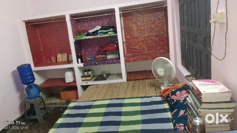 Room partner ki need hai only dedicated student