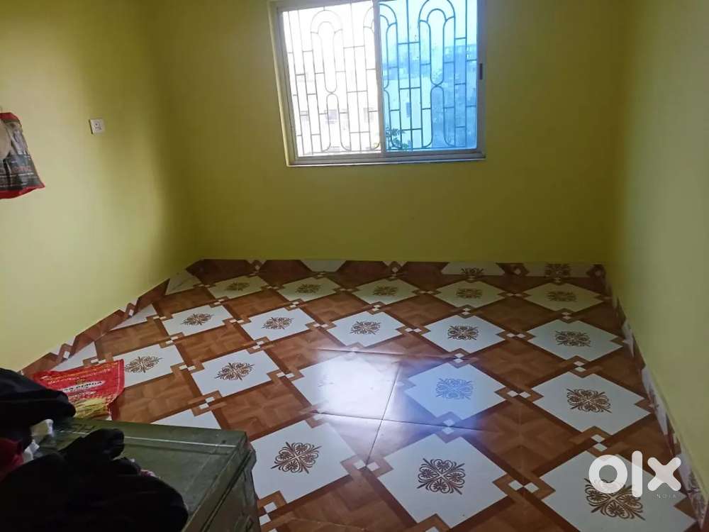 Only for girls Allow and room rent 3000 Rupay monthly.