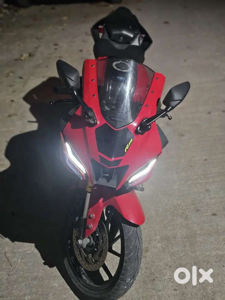 R15 v4 red and black