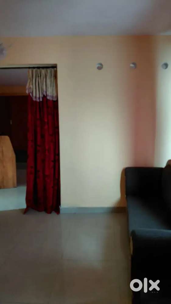 KVMS ജംഗ്ഷനിൽ  3 നിലകളുള്ള കൊമേഴ്സ്യൽ ബിൽഡിംഗ് (വിൽപനയ്ക്ക്)