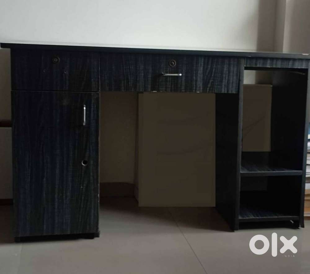 Computer Table / Study Table / Office Desk in Good Condition