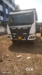 Mahindra 10 wheeler hyva