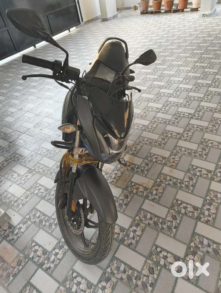 Glamour Xtec for Sale  Rs. 76,000