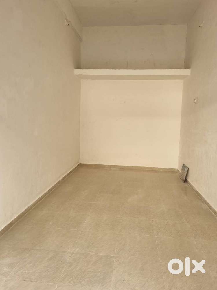 SHOP FOR SELL IN POSH LOCATION