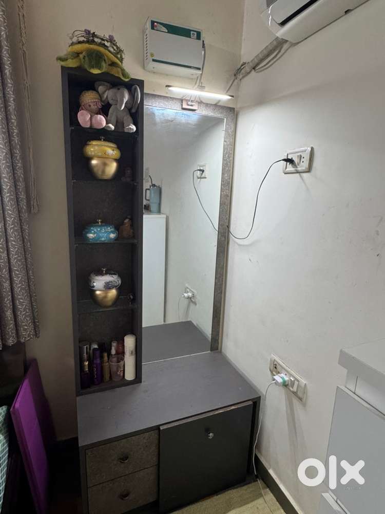 Dressing table with storage and light