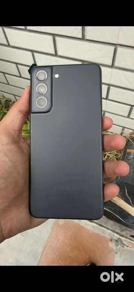 S21 fe 5g in A1+ condition+(charger with adapter)