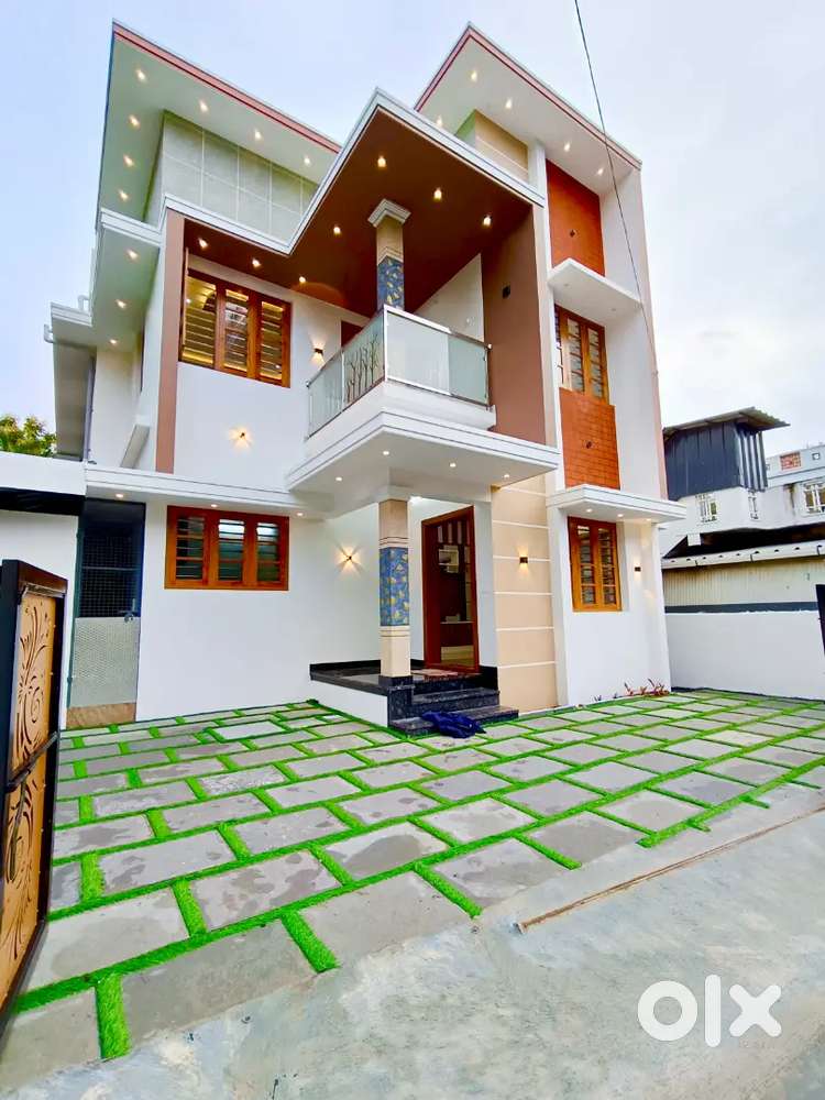 New 1924 sqft ready to move 5 bedroom house for sale near Varapuzha