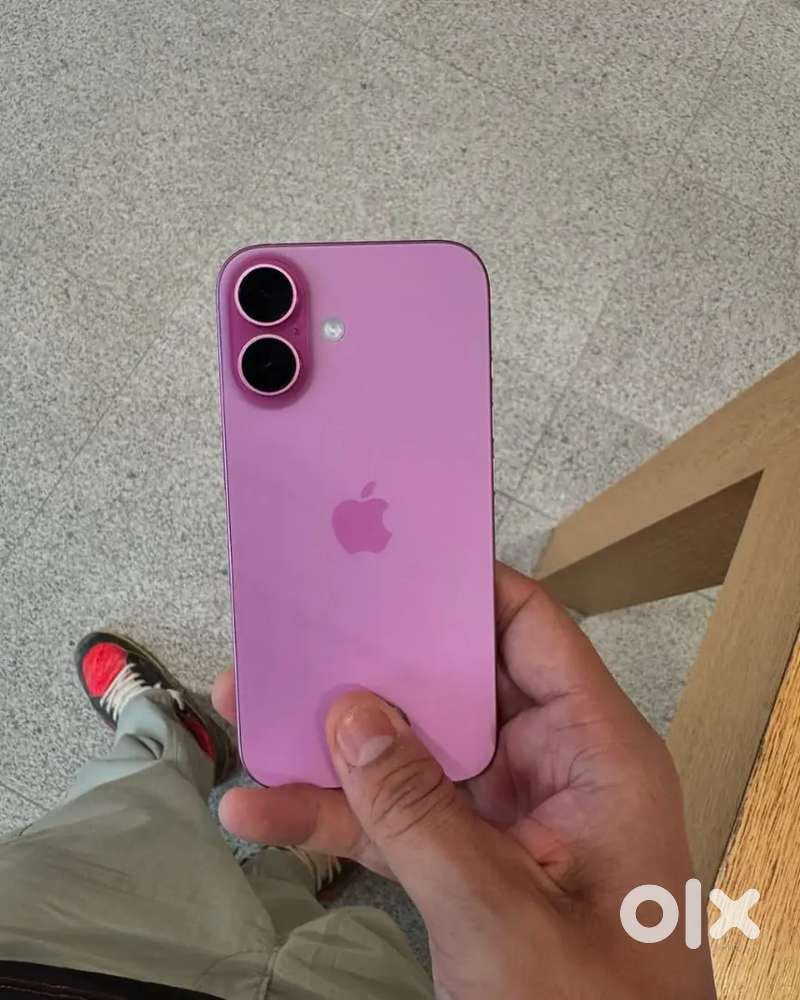 Apple Iphone 16 /128 gb under warranty