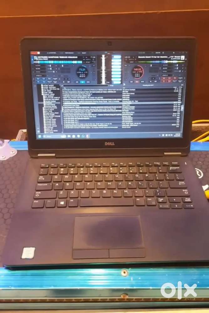 DELL LAPTOP HD+ WINDOWS 11 PRO