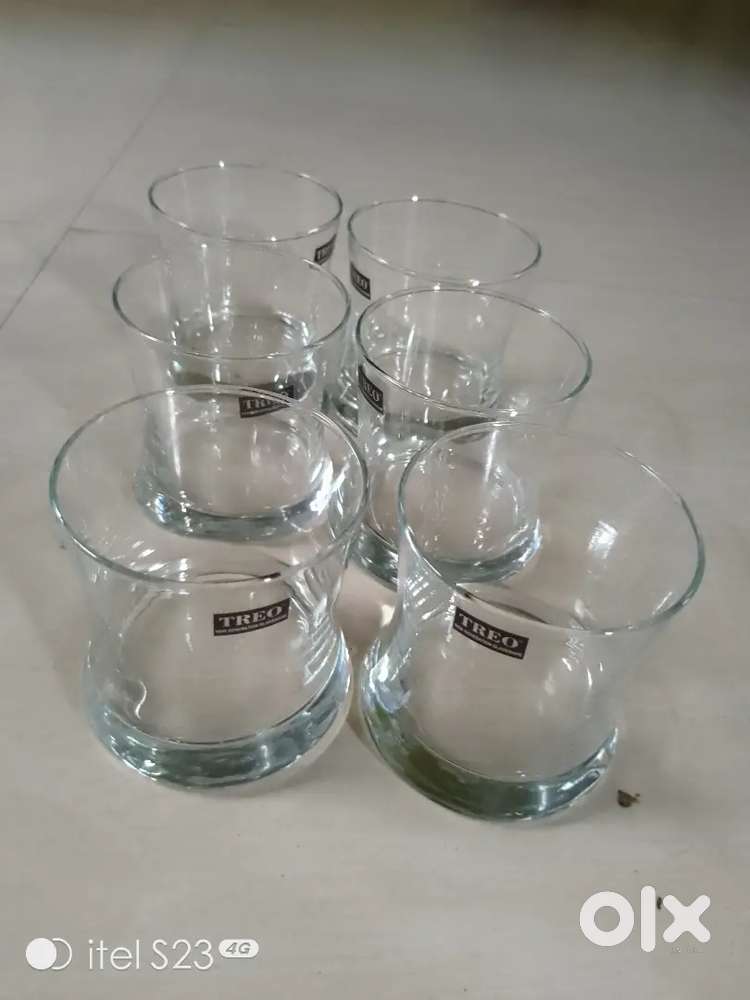 NEW, UNUSED, 12 PIECES GLASS, BROAD BASE,+ GOBLET GLASSES
