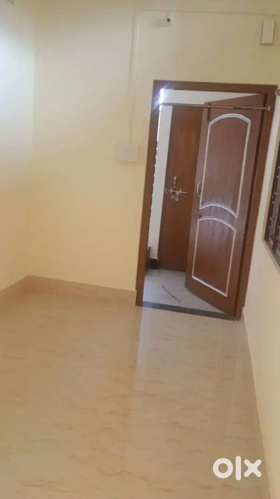Rent 1 BHK / Abhoynagar/ Near Hindi School