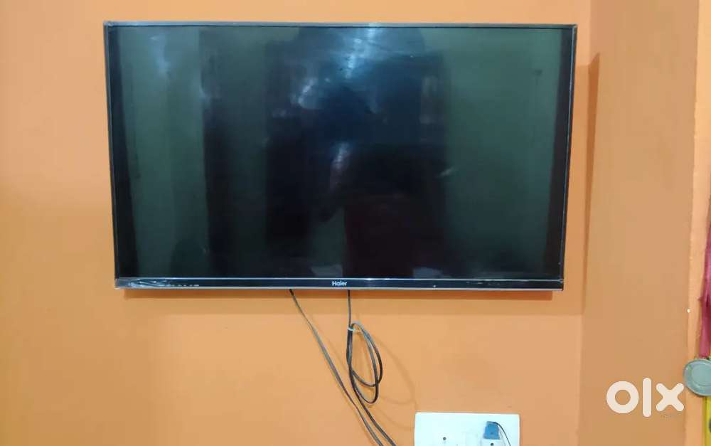 Haier 99 cm (39 Inches) HD Ready LED TV LE39B8550 (Black)