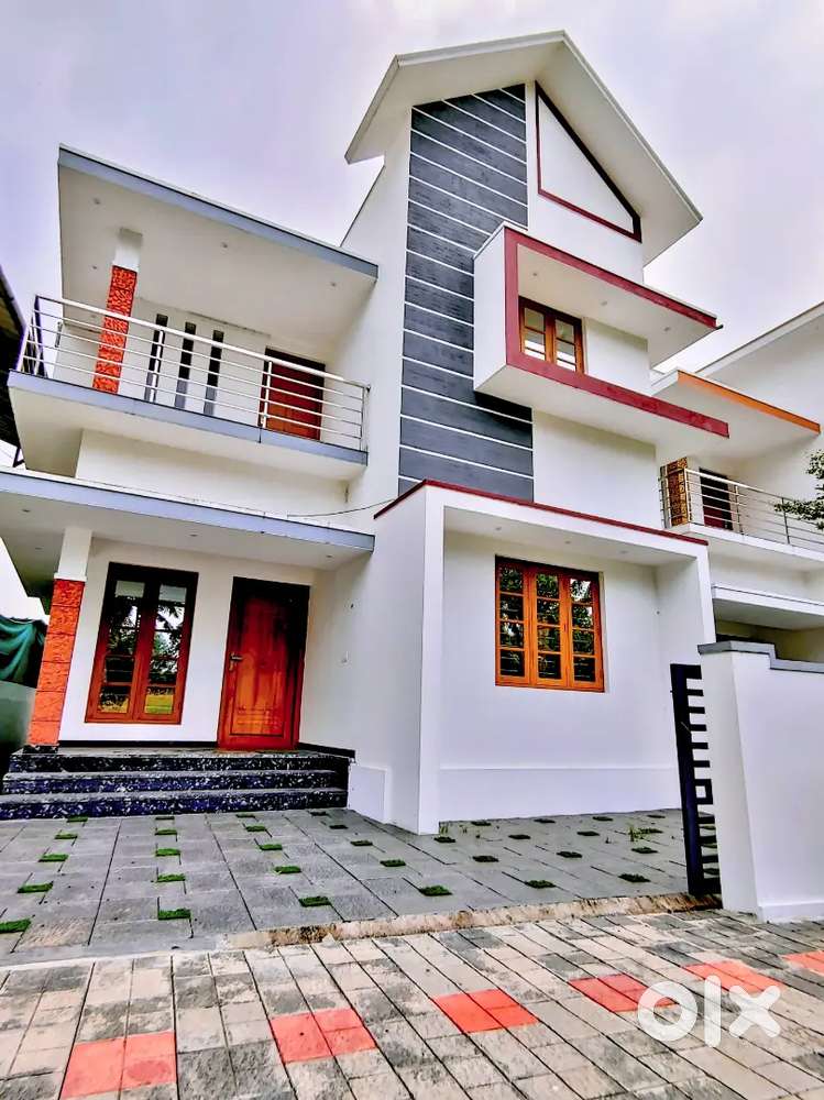 NEW HOUSE FOR  ALUVA, ALANGAD, 

55   LAKHS, 
3 BHK, PLOT AREA 3 CENT