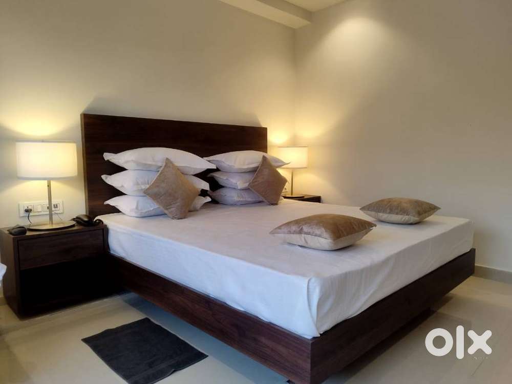 4 Suites with each 2 rooms each