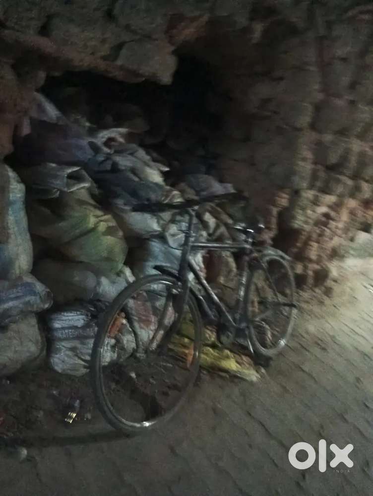 I can't talk now. I'll call you back as soon as possible.