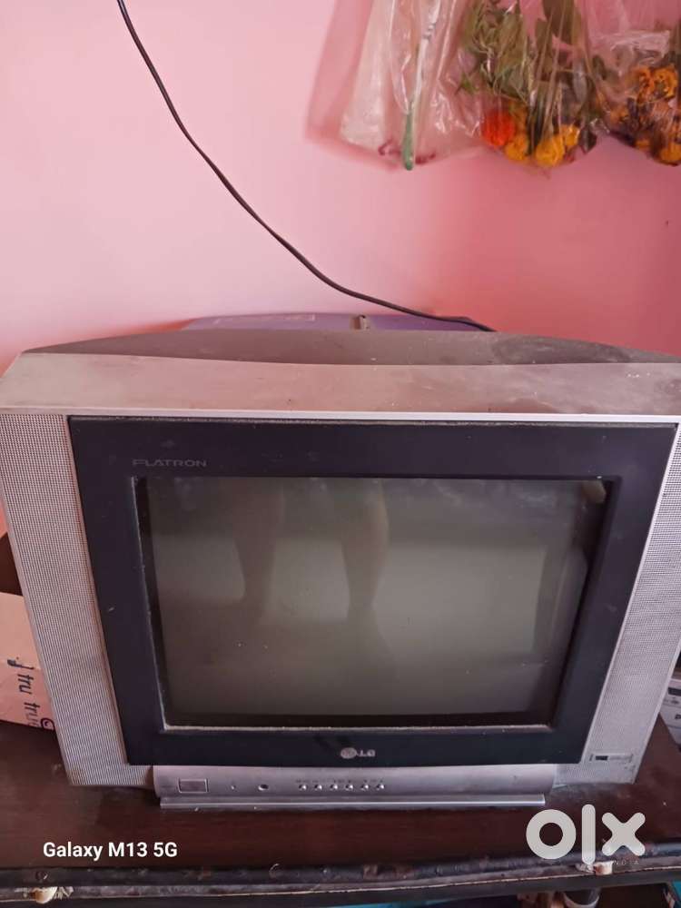 Selling of 14 colour TV