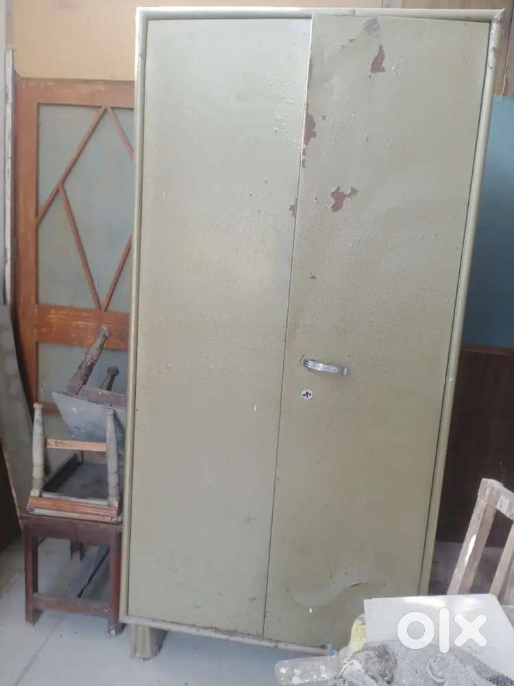 HeavyIron AlmarahTeakwoodTV+CrockeryTableShapeAlmarah,ReceptionSatty