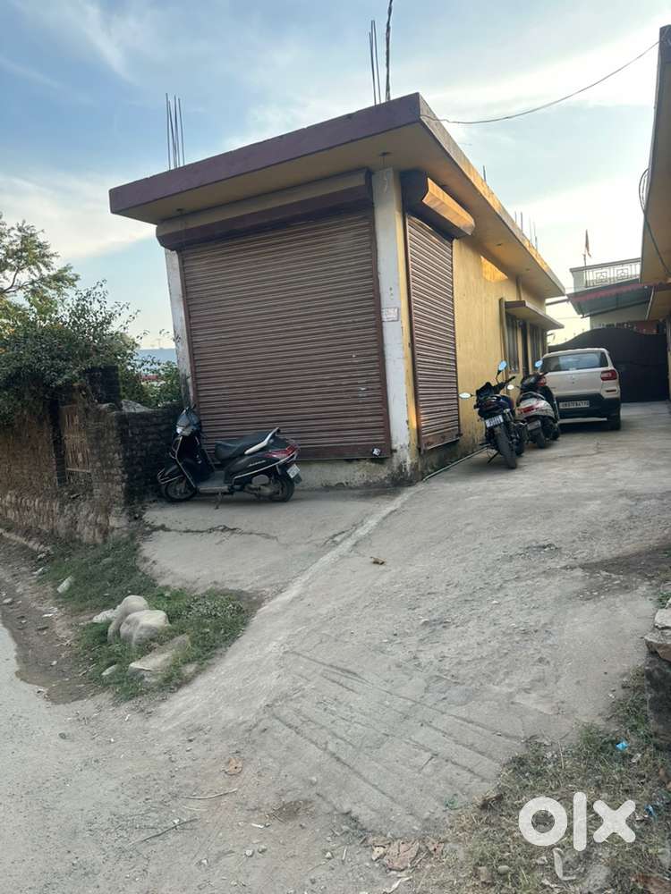 Available shop for rent and room for rent