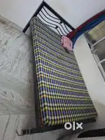 Single bed with metters