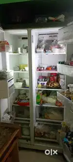 LG SIDE BY SIDE refrigerator frost free