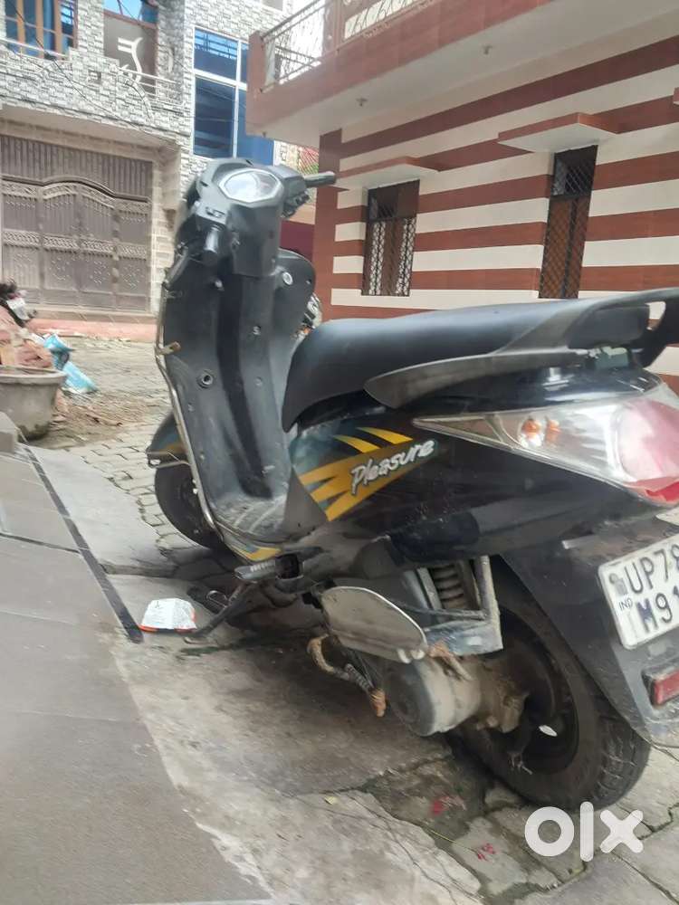 Pleasure scooty good condition all ok