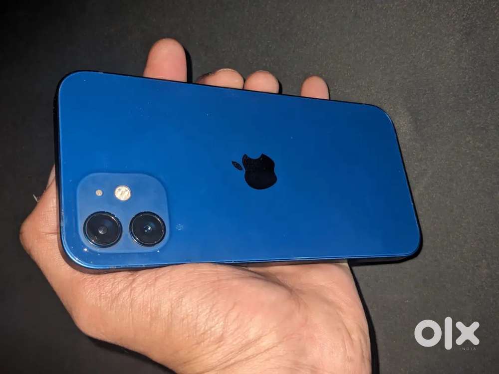 iPhone 12 /