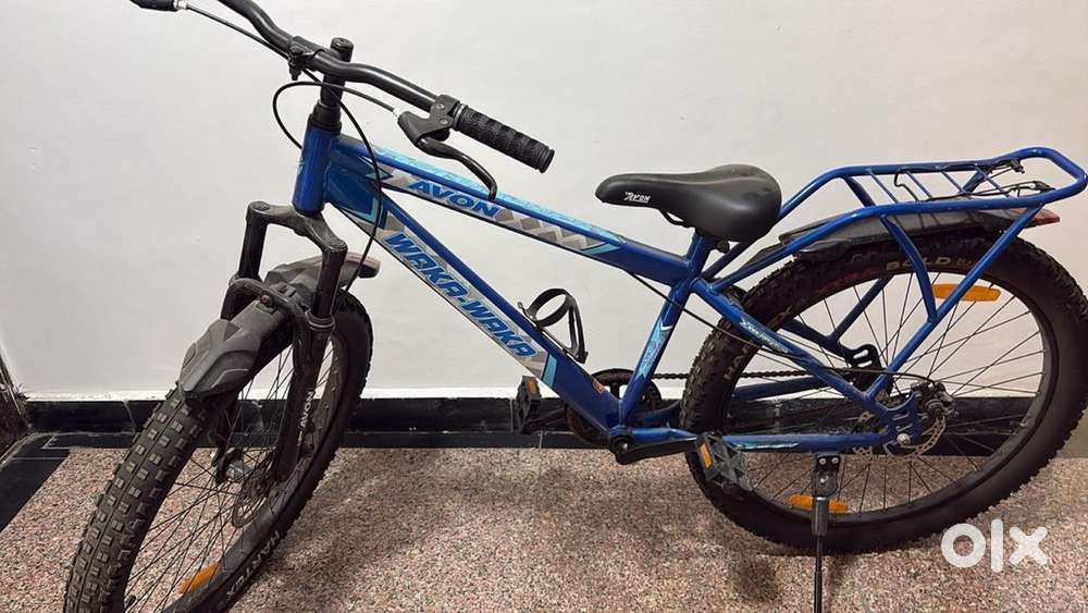 Avon 26 inch cycle waka waka blue colour