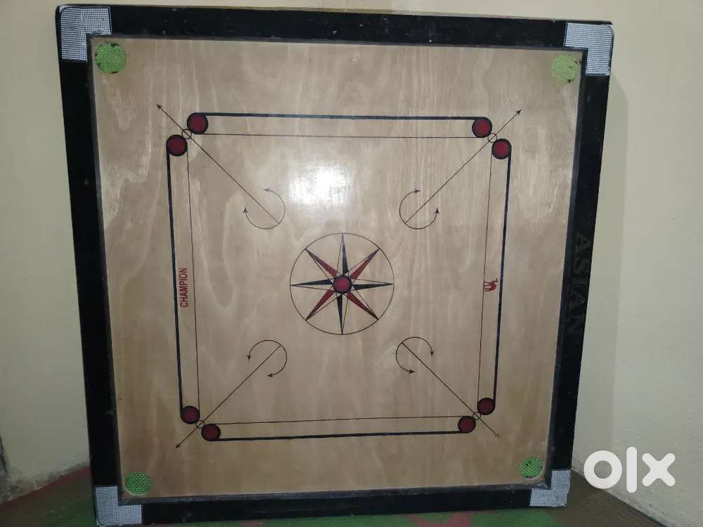 Carrom board
