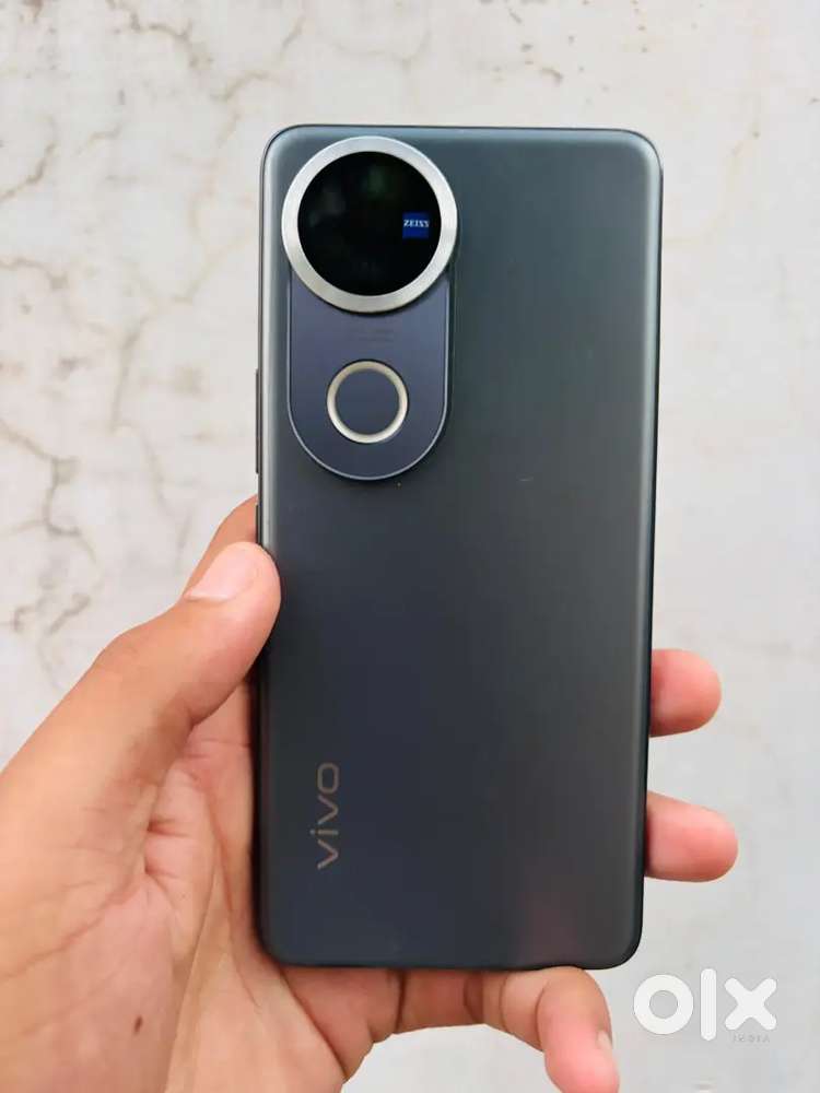 (Vivo v50 ) 8,128 gb / 20 days old