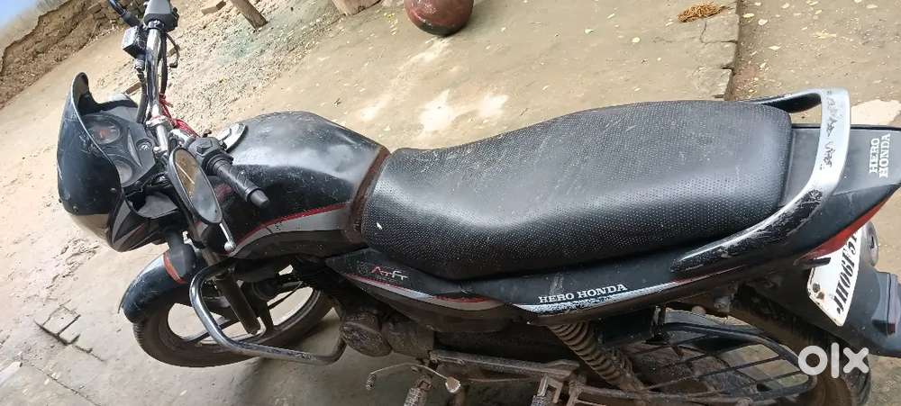 Khada karne ka jagah nahin ho raha hai