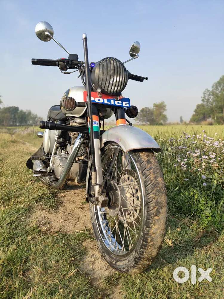 इंजन सुचारू और शक्तिशाली Bullet, टायर और बैटरी नई स्थिति  ,रंग-Silver