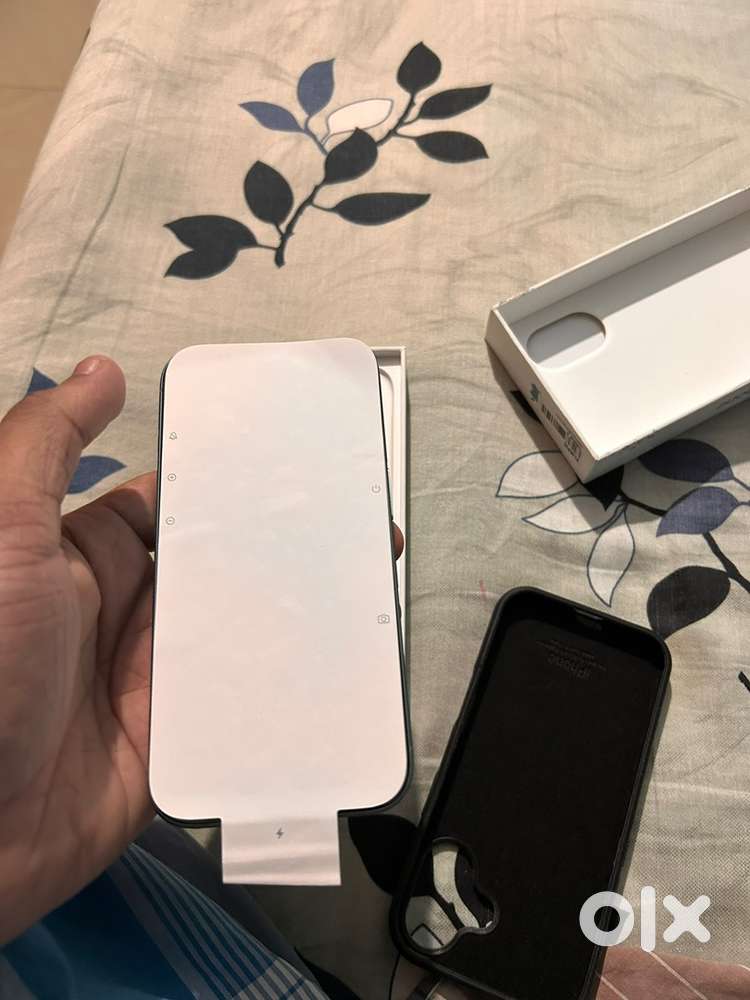 Iphone 16 6 days old
