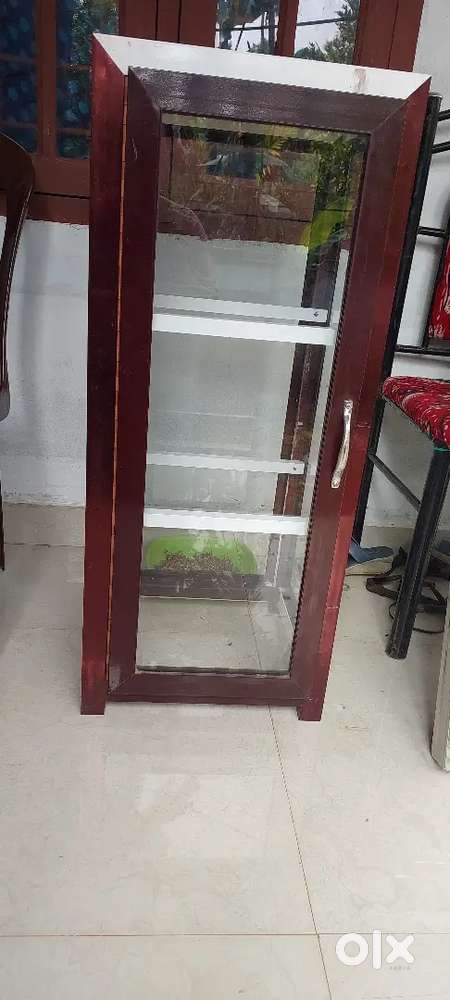 ഗ്ലാസ്‌ rack for സ്നാക്ക്സ്