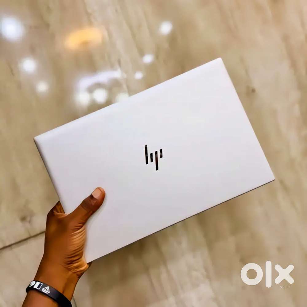 HP Elitebook 830 G7/Core i7 10510/16GB RAM/256GBSSD/Windows 10 Pro